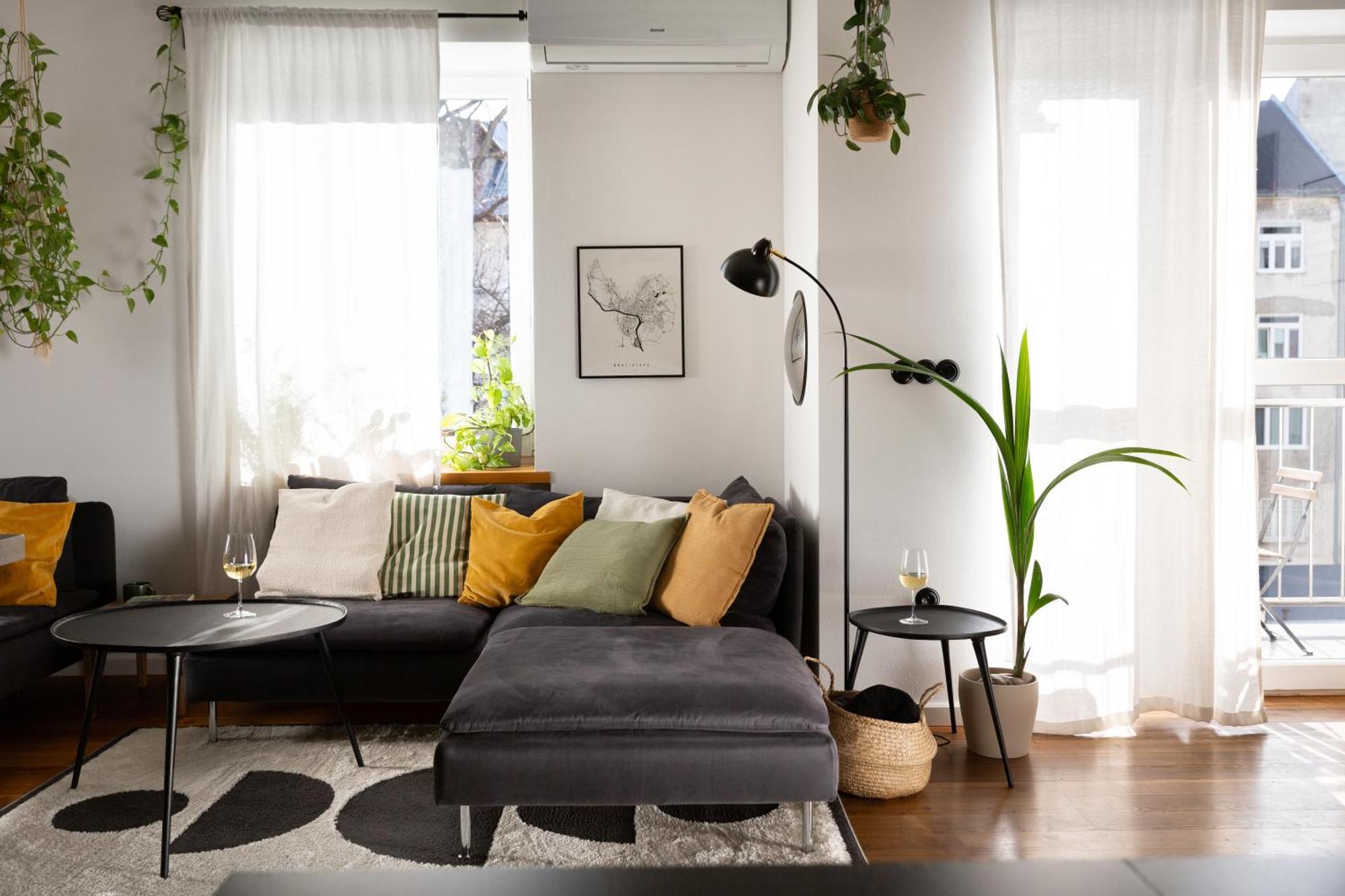 Evergreen - Old Town Spacious Stylish Apartment With Ac And One And A Half Bath, Baby & Kid- Friendly Bratislava Extérieur photo