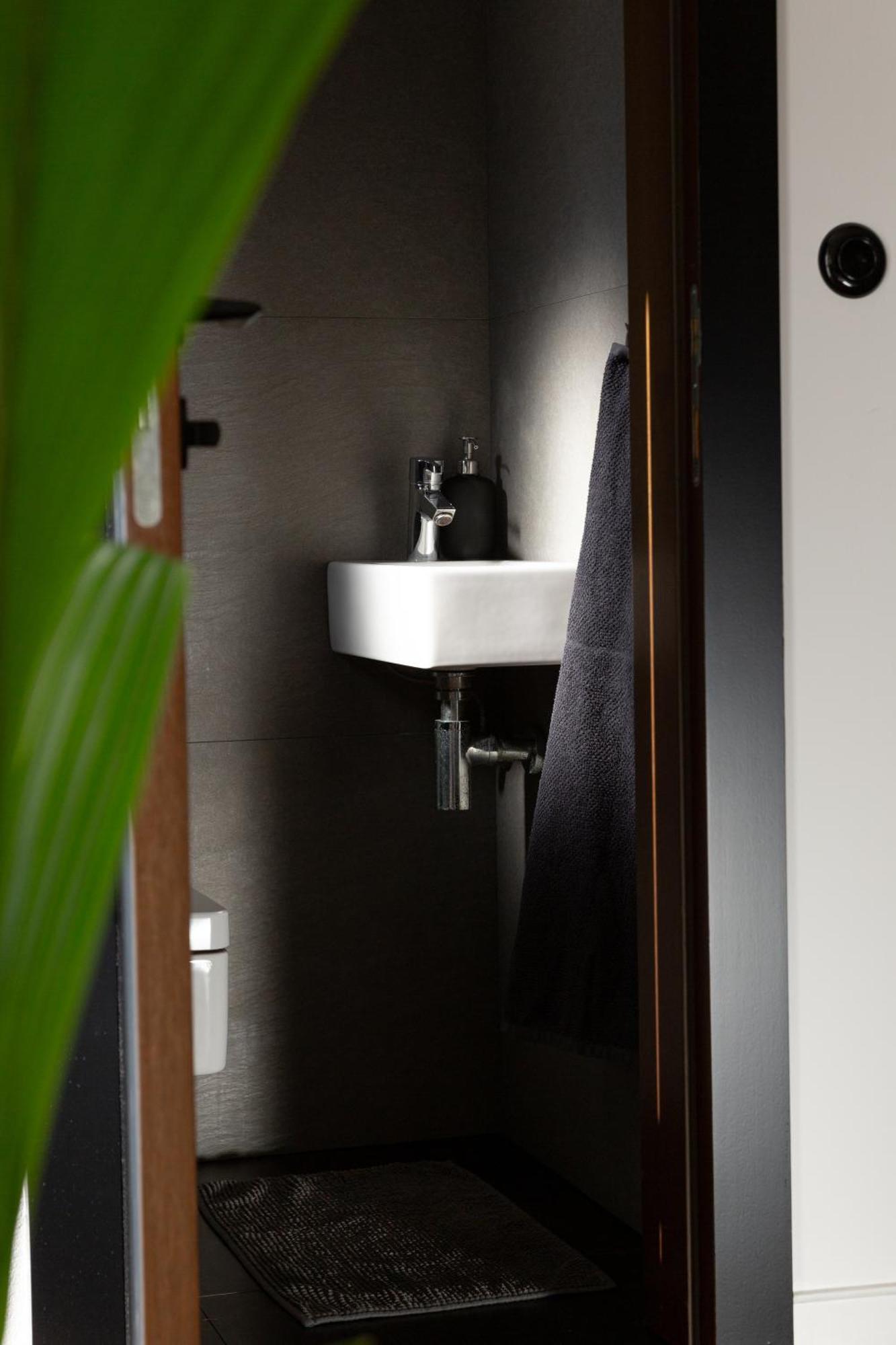 Evergreen - Old Town Spacious Stylish Apartment With Ac And One And A Half Bath, Baby & Kid- Friendly Bratislava Extérieur photo